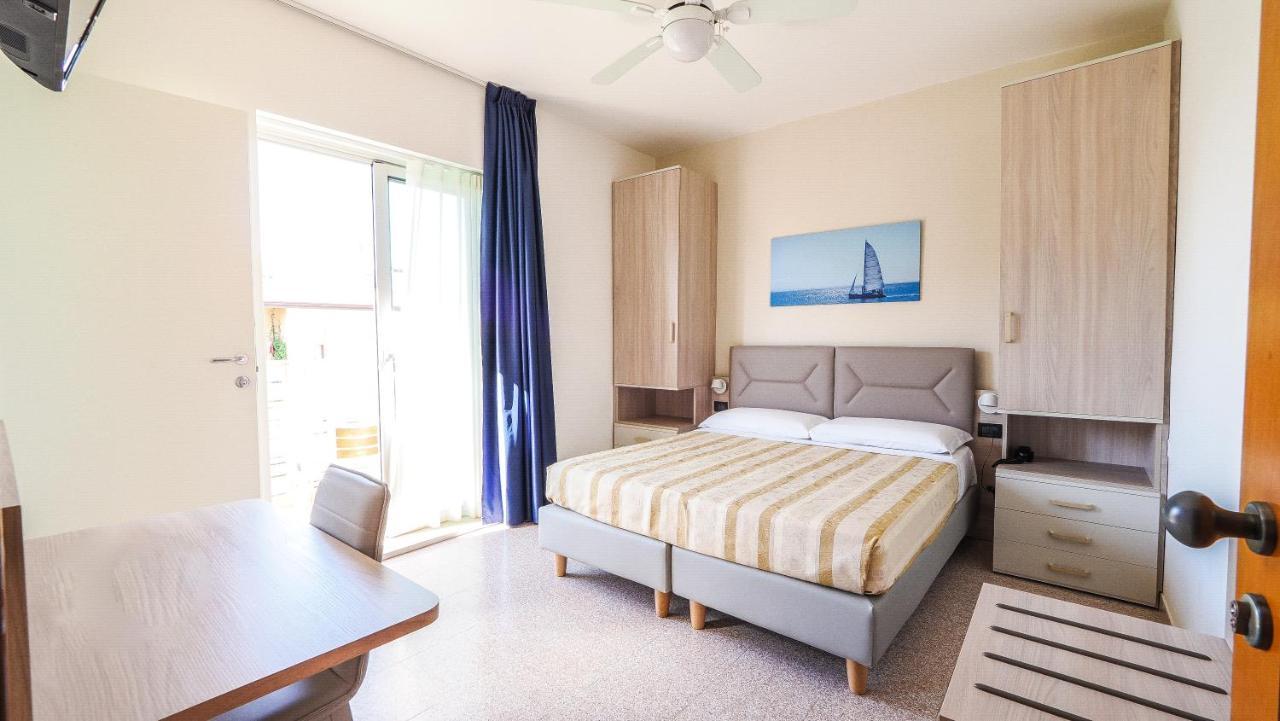 Hotel Angelo Каорле Экстерьер фото