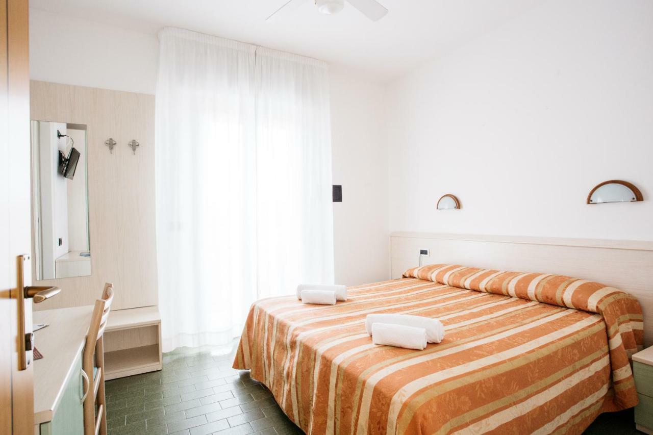 Hotel Angelo Каорле Экстерьер фото